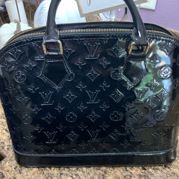 Louis Vuitton Handbag - Picture 2 of 13